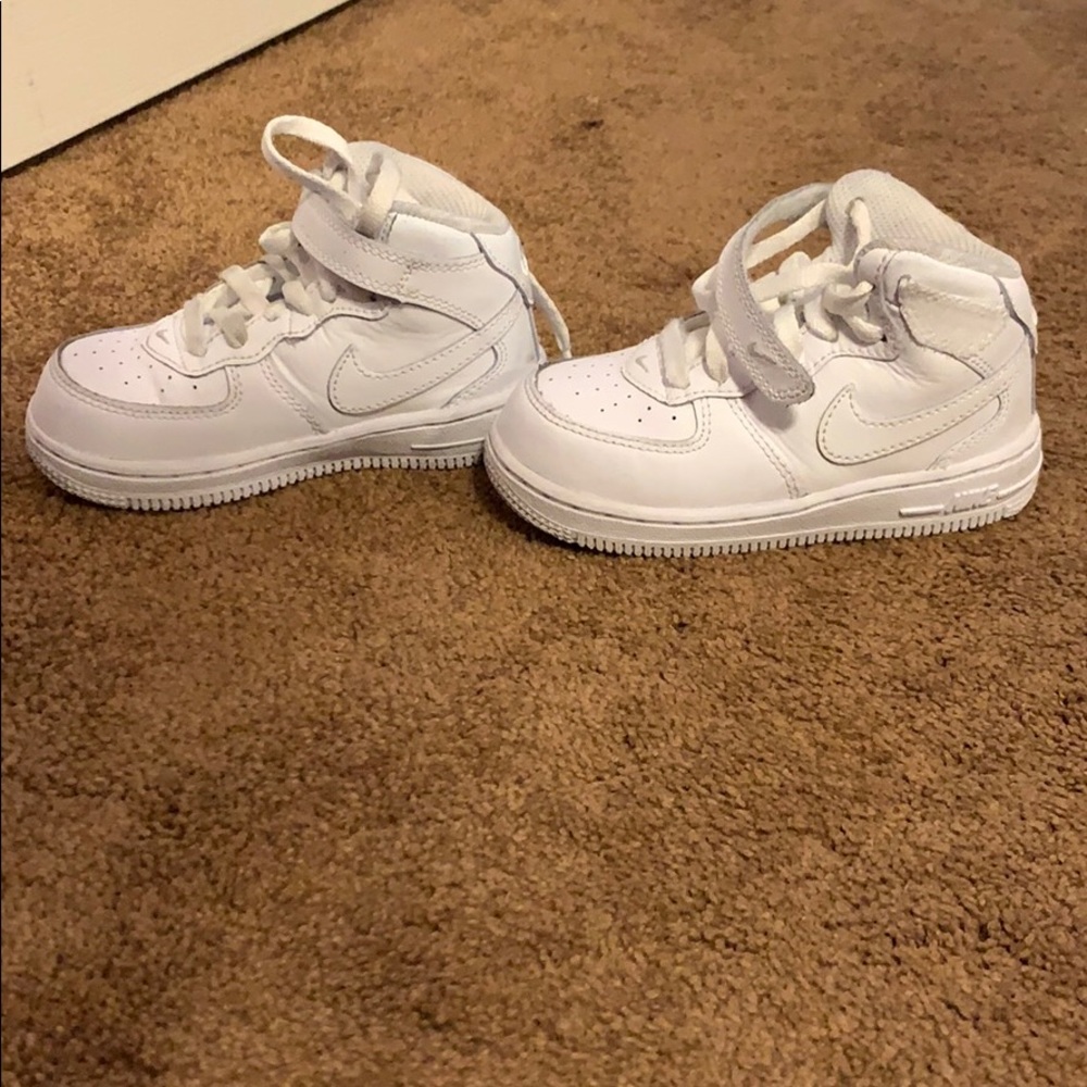 Shoes - Picture 3 of 5